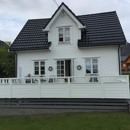 Utsiktsperle Pa Reine I Lofoten 외부 사진