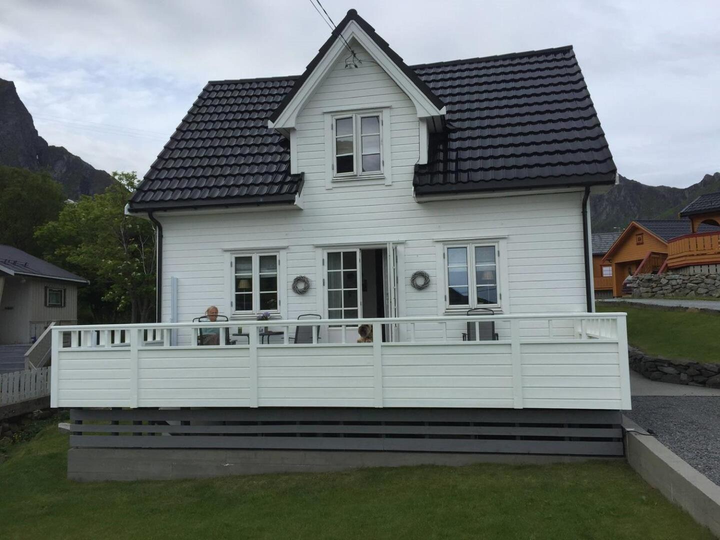 Utsiktsperle Pa Reine I Lofoten 외부 사진