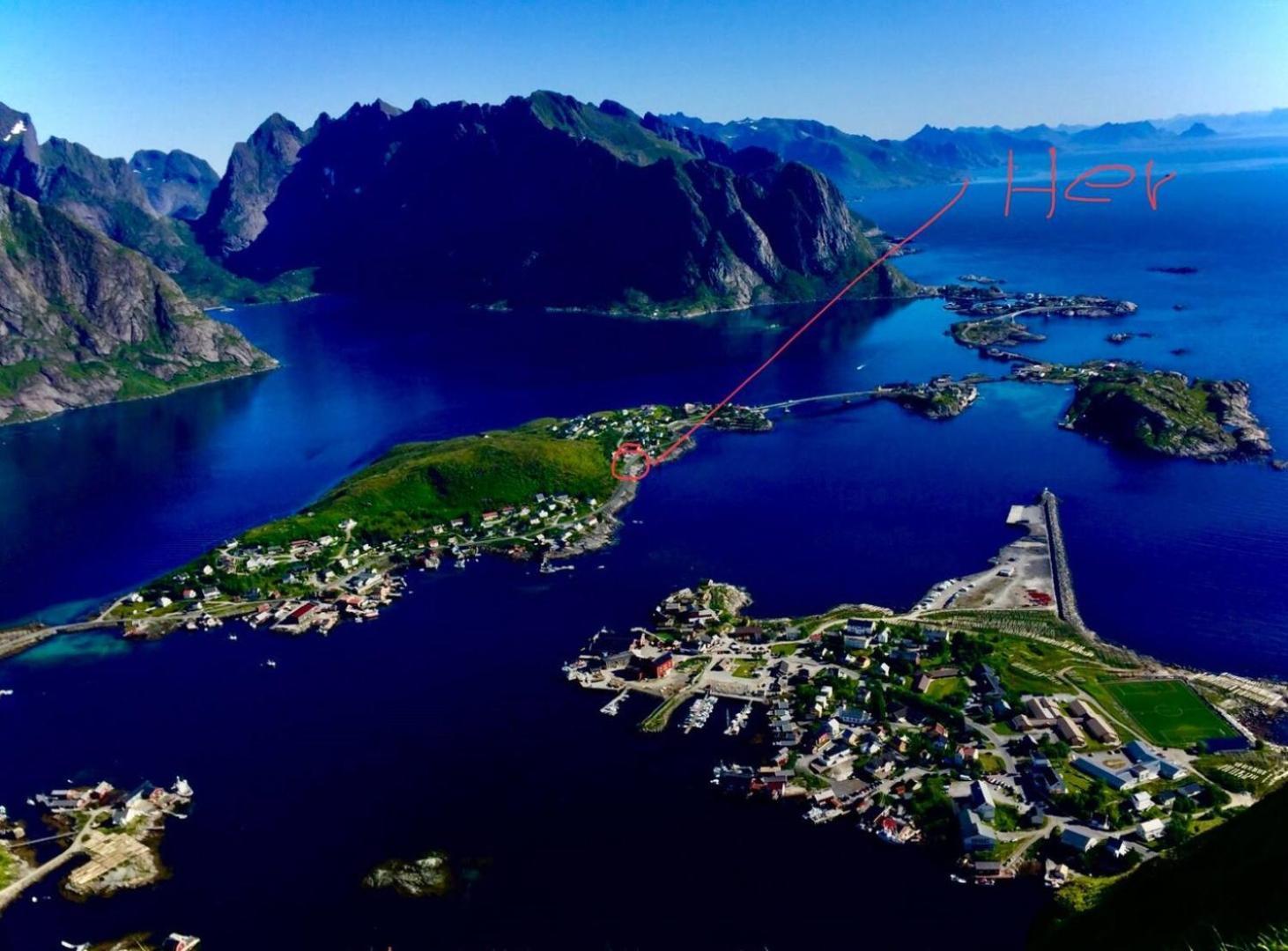 Utsiktsperle Pa Reine I Lofoten 외부 사진